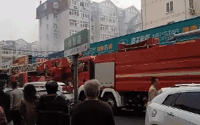 突發(fā)！青島一居民樓發(fā)生爆燃！已造1人死亡，7人受傷！3公里外有震感…