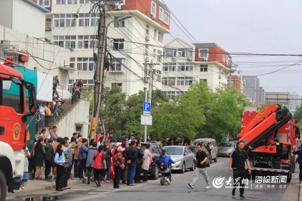 突發(fā)！青島一居民樓發(fā)生爆燃！已造1人死亡，7人受傷！3公里外有震感…