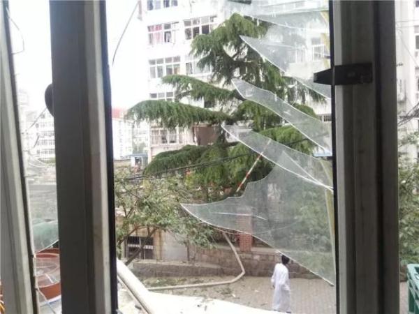 突發(fā)！青島一居民樓發(fā)生爆燃！已造1人死亡，7人受傷！3公里外有震感…